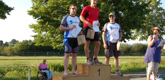 Siegerehrung 8. Beedenbosteler Halbmarathon - Wolfram Racing Team